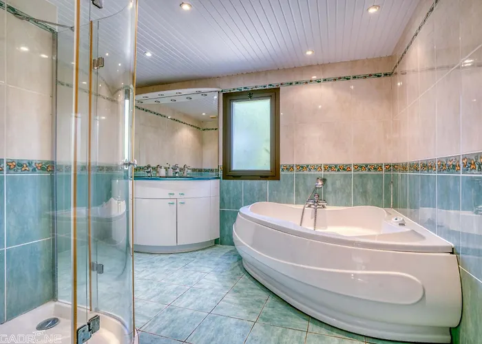 Jacuzzi - De Nage - Parc Arboré Hébergement de vacances Montaigu-de-Quercy