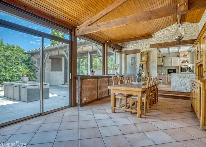 Jacuzzi - De Nage - Parc Arboré Hébergement de vacances Montaigu-de-Quercy